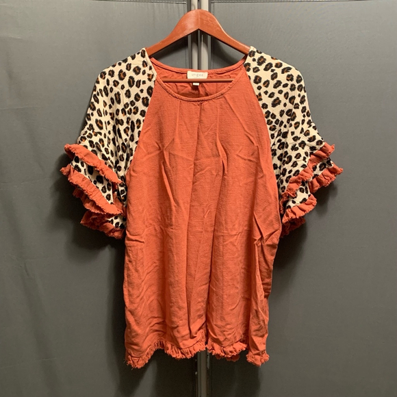 B11-Umgee Women's Animal Print Layered Bell Sleeve Tunic Top - Picture 3 of 8